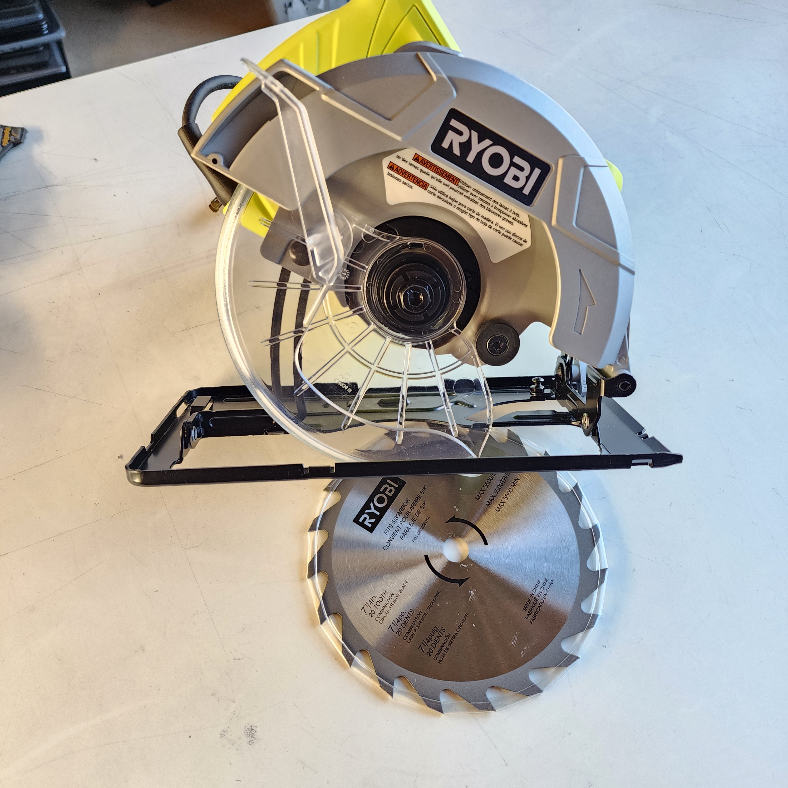 13 Amp Corded 7-1/4 in. Circular Saw (CSB125) 13 Amp Corded 7-1/4 in. Circular Saw (CSB125)